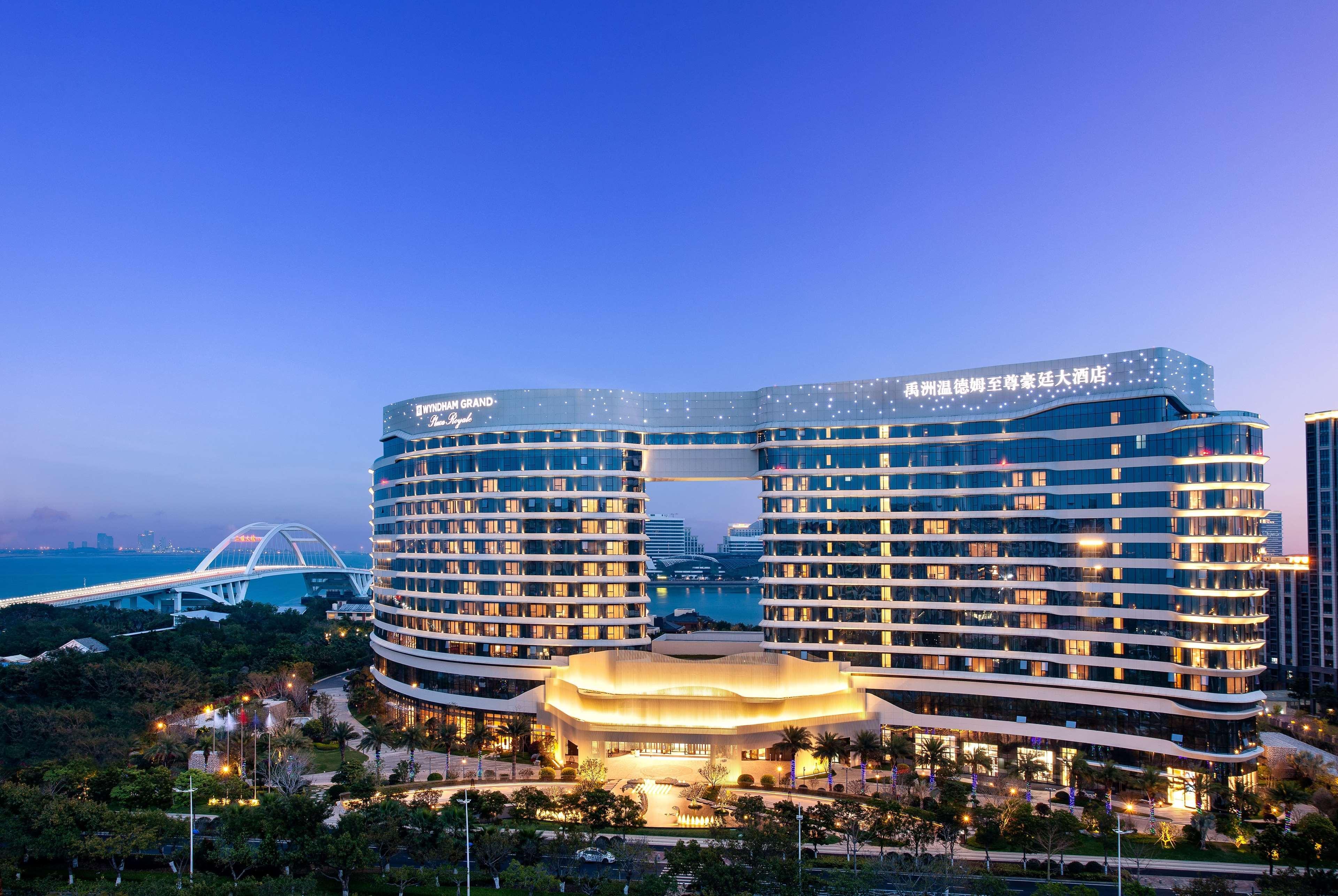 Wyndham Grand Plaza Royale Yuzhou Xiamen Wuyuan Bay Hotel Exterior foto