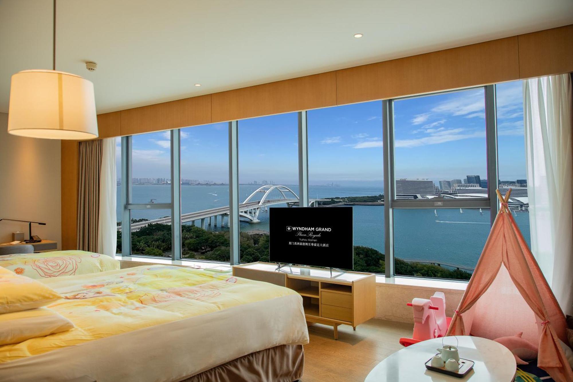 Wyndham Grand Plaza Royale Yuzhou Xiamen Wuyuan Bay Hotel Exterior foto